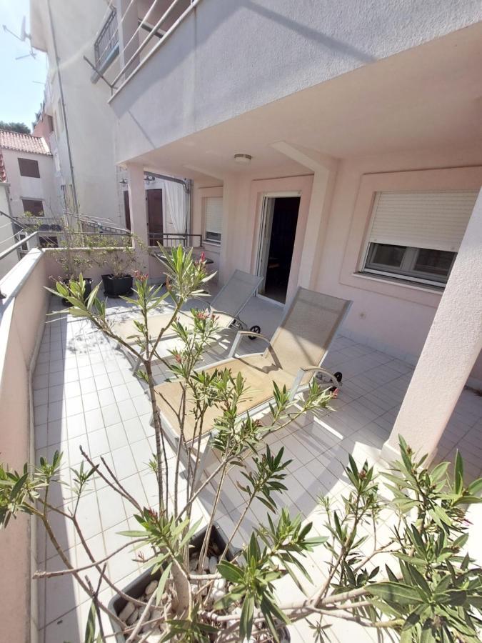 Holiday Baška Voda Exterior foto