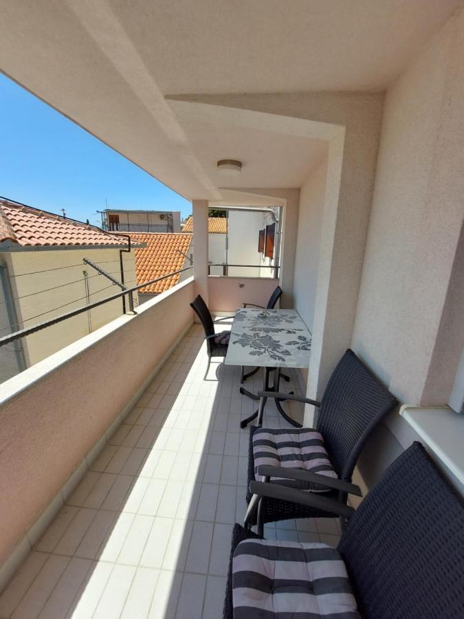 Holiday Baška Voda Exterior foto